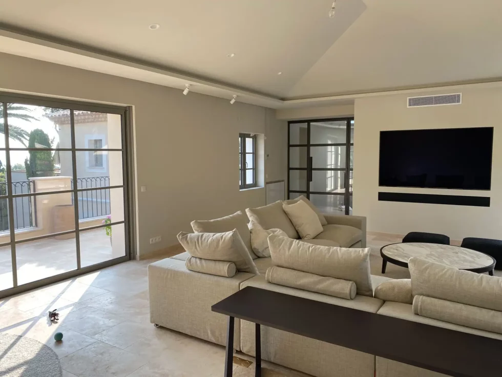 Projet réalisé par MOE 06, expert en maîtrise d’œuvre à Cannes : conception, suivi et pilotage des travaux.