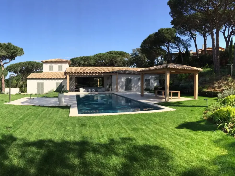 Réhabilitation de bâtiments réalisée par MOE 06, expert à Cannes